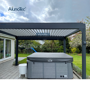 Toit de pergola en aluminium à persiennes personnalisé AlunoTec pour baignoires extérieures
